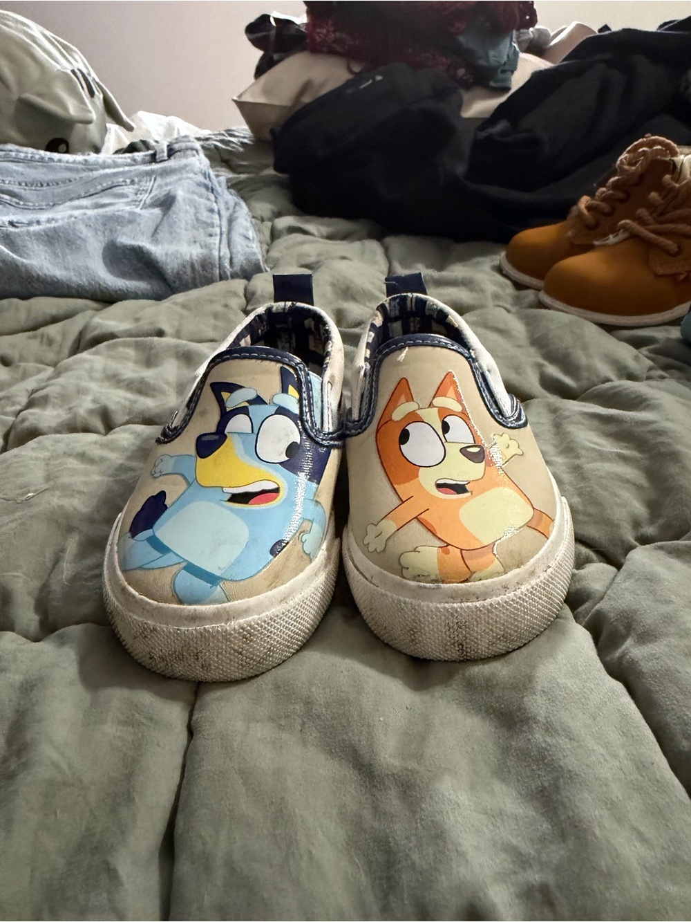 Bluey-themed Slip-On Kids Shoes in Blue and Orange